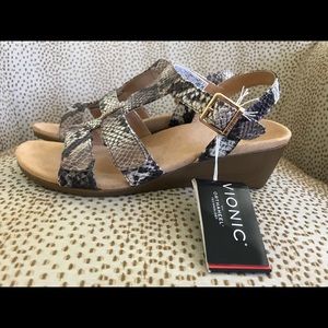 Vionic Snakeskin Wedges Size 8